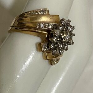 Elegant Gold and Silver Women's Ring